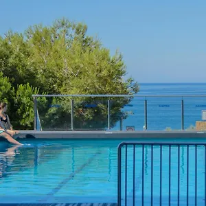 https://albatros-family-apartamentos.top-hotels-tarragona.com