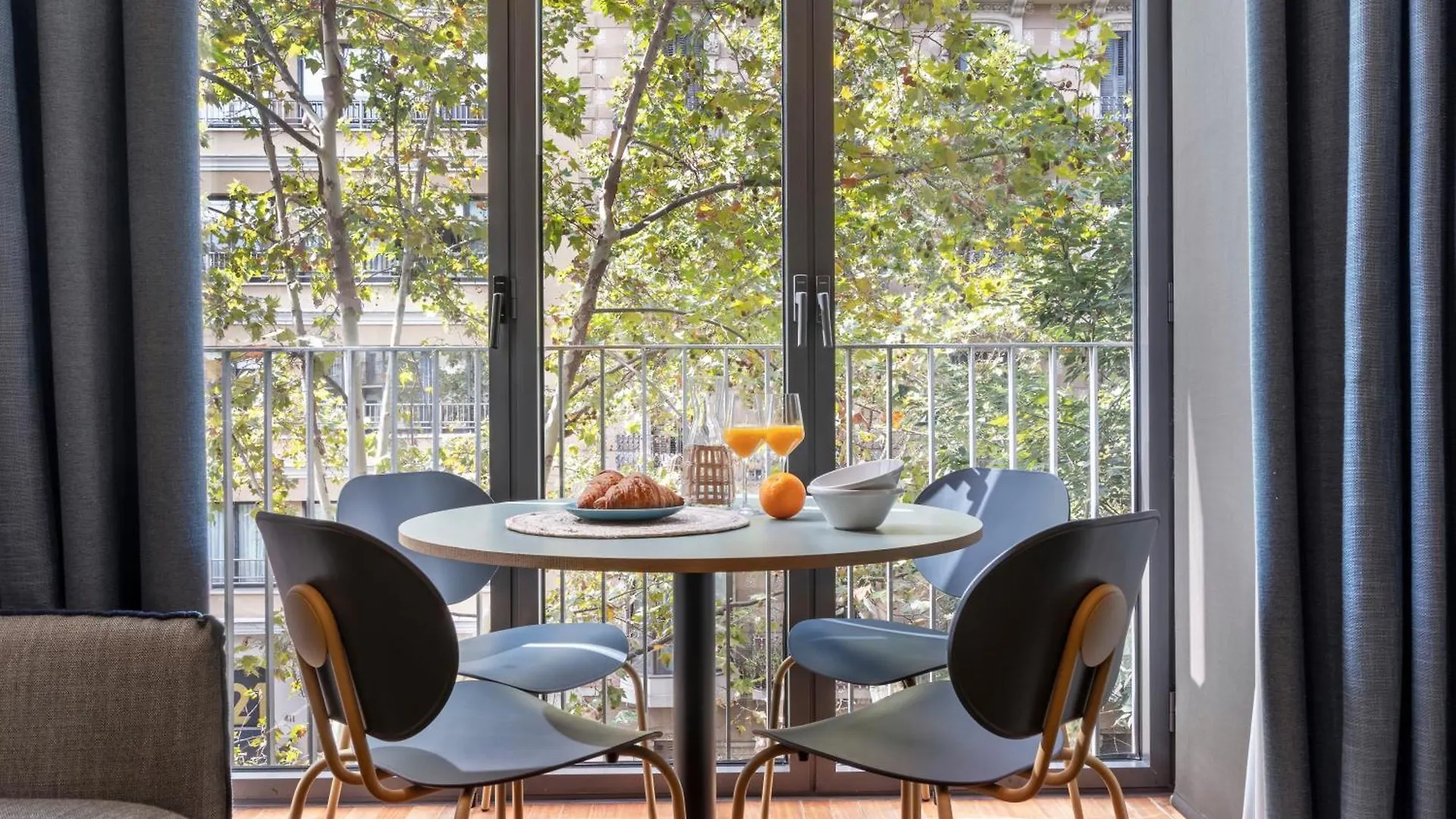 Aspasios Diagonal Art Apartments Barcelona